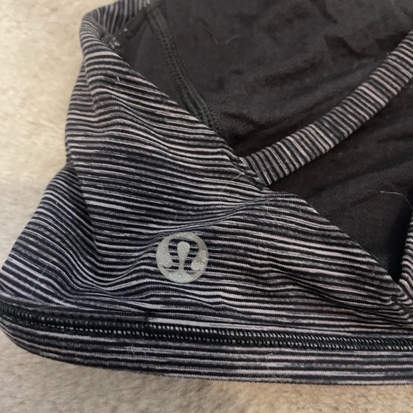 Lululemon sports bra - Picture 3 of 3